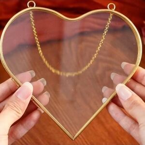 4 Pack NWT 5.3" Heart Glass & Brass Hinged Picture Frames Pressed Flowers DIY